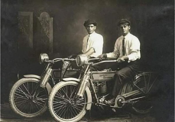 :)     ,  Harley Davidson,     1914 