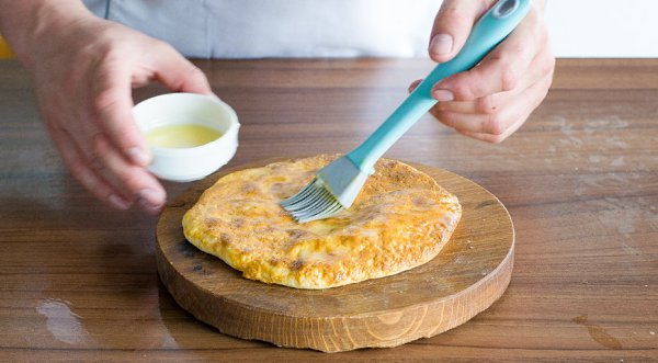 Хачапури с сыром сулугуни.Хачапури с сыром сулугуни — одна из многочисленных разновидностей ... - 7