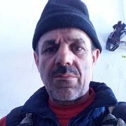 Daniel, 48, 