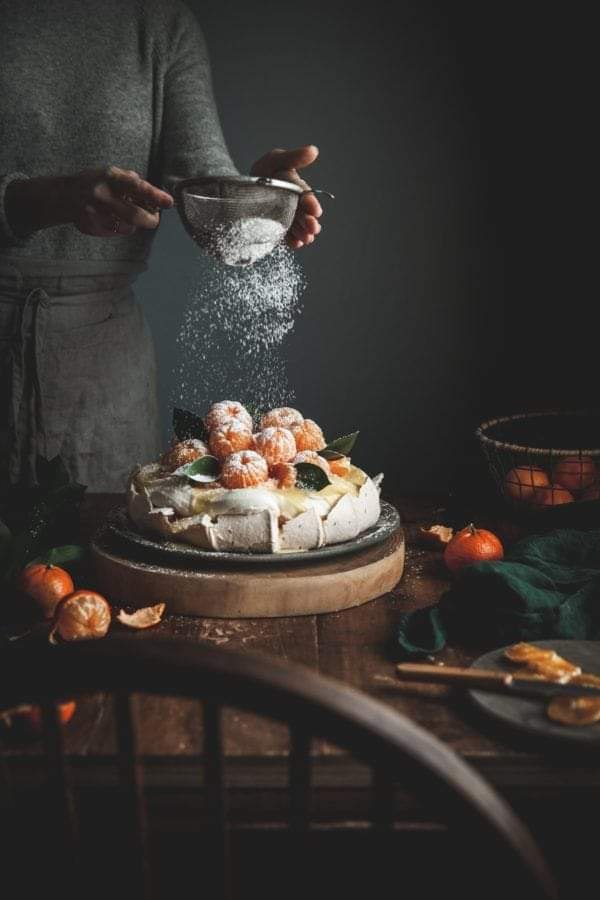 ...Пеки пирог... Сядь у духовки прямо на пол, смотри как меняется тесто. Как вкусно пахнет. Как ...