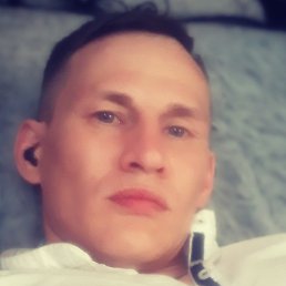 Konstantin,  , 33 