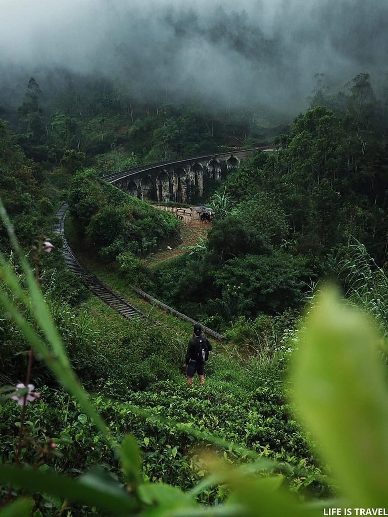  Nine Arches Bridge -    -