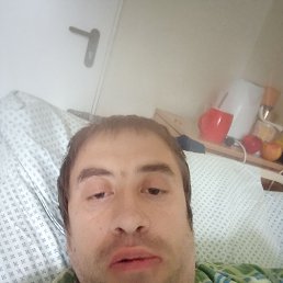 Ewgenij, 39, 