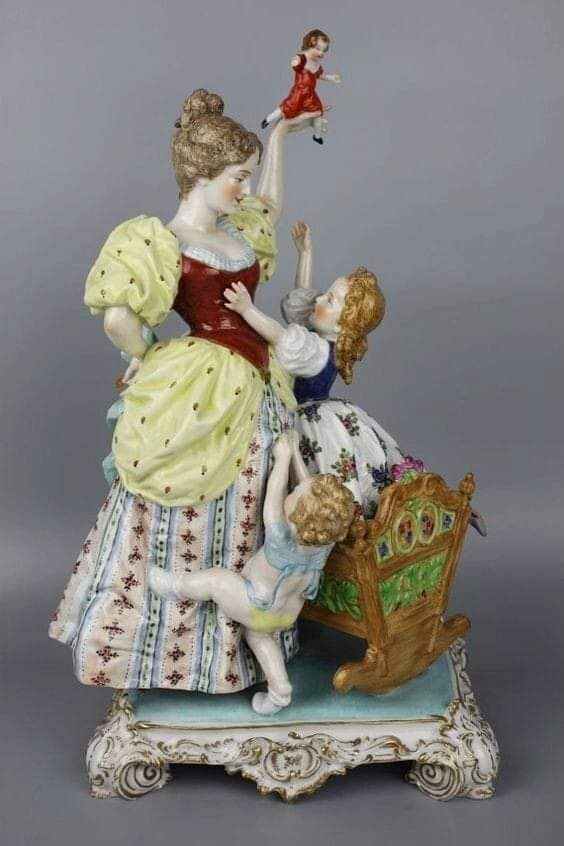 Фарфоровые статуэтки от Джузеппе Армани.Материнство - 2