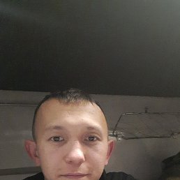 Андрей, 24, Христиновка