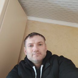Ruslan, 42, 