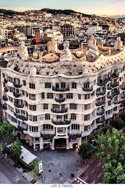 Дом Casa Mila в Барселоне, Испания, был построен ещё в 1901 году архитектором Антонио Гауди. Это ... - 5