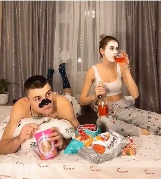 Когда сказали всем знакомым, что вы заняты, а тем временем мы:
