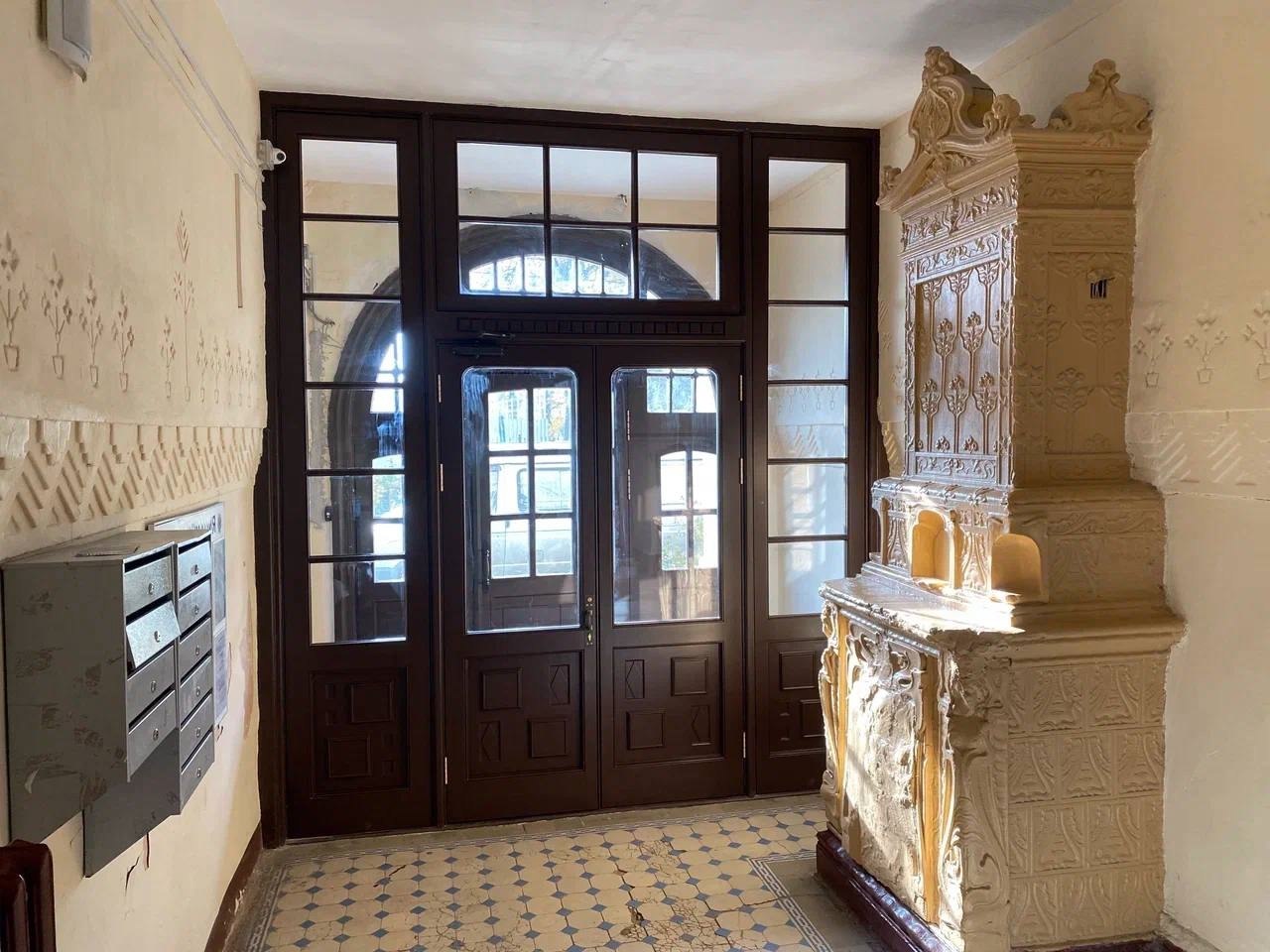 В доходном доме Станового отреставрировали тамбурную дверь | Интересные ...