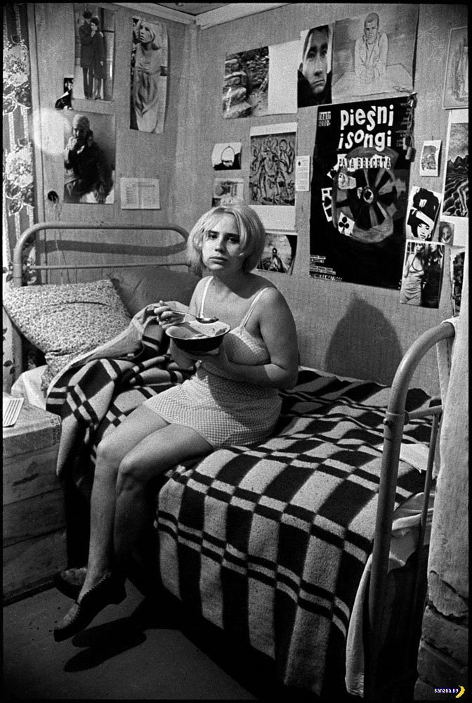 Назад в СССР 1970-х.Можно было бы сказать, что автор намеренно искал сюжеты про самое днище СССР, но ...