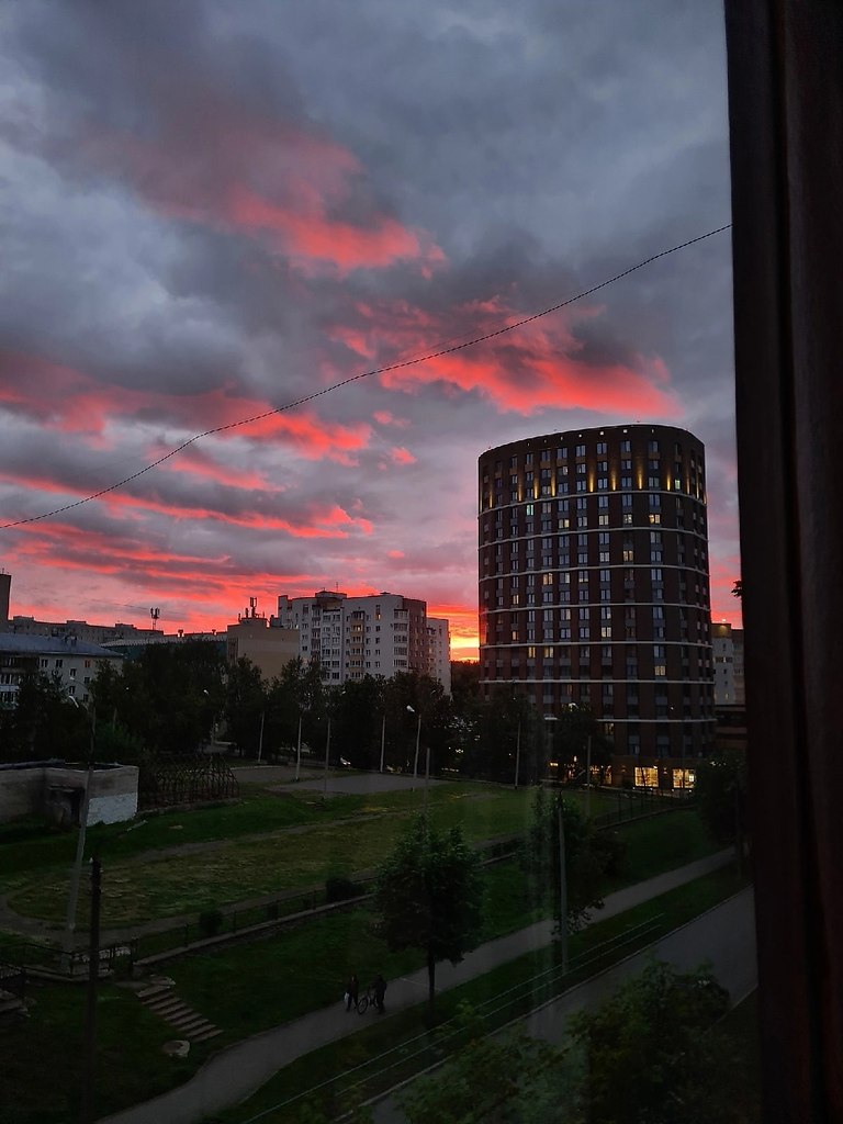 Огненный закат. Закат киров. Киров закат туман. Закат в кирове. Киров красивые фото.