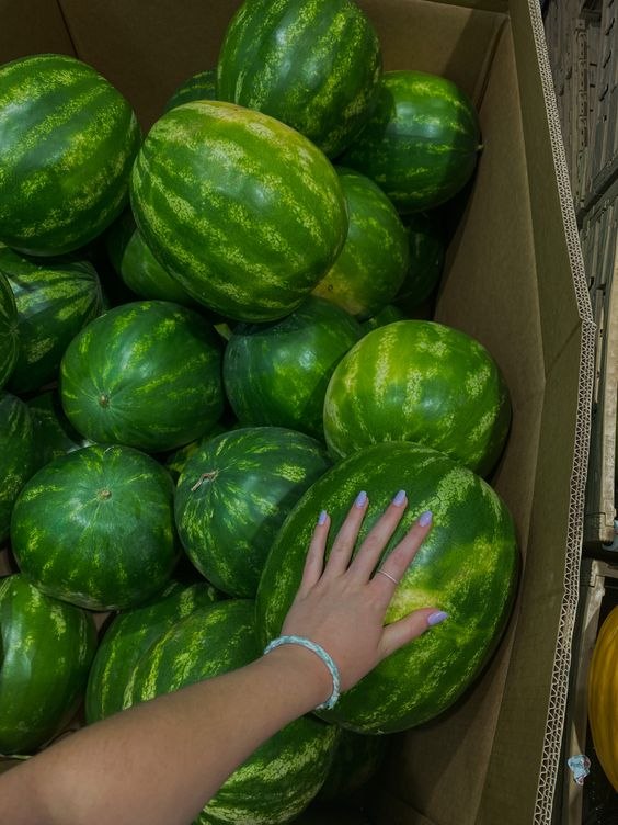 Об арбузах.Это об арбузах, если что...Не рассказать эту историю я просто не мог. Я ведь и сам люблю ...