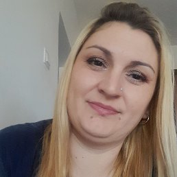 Aurora, 33, 