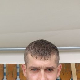 Serghei, 41, 
