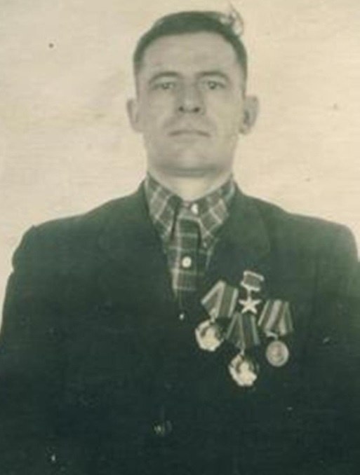 Николай Никитович Шерстобитов, (20 июля 1915 - 6 января 1988) - Герой Социалистического Труда, ...