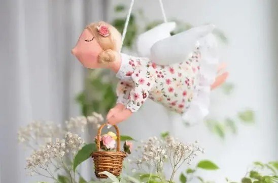 А главное — когда в душе тепло, Тогда и лютый холод — не помеха. Тогда, всем бурям и ветрам назло, ...