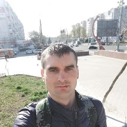 Radu, 32, 