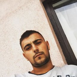 Roman, 25, 