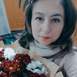 Nadea, 42, 