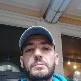 Aleksi, 39, 