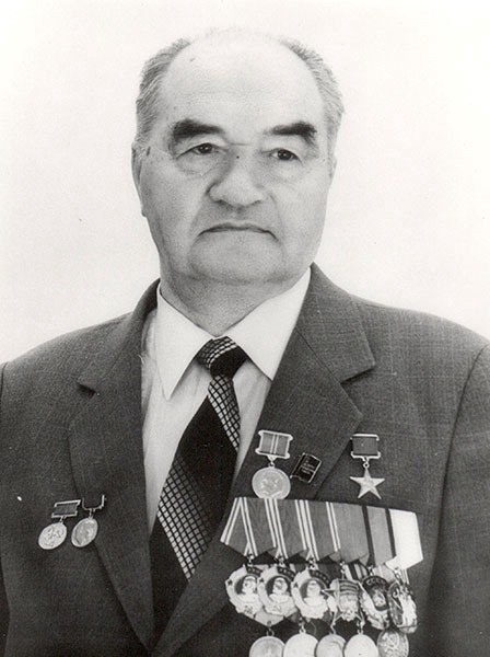 Николай Александрович Петров, (3 марта 1911 - 9 января 1989) — Герой Социалистического Труда, первый ...