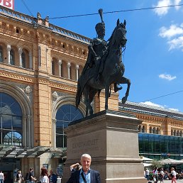 Leonid, 62, 