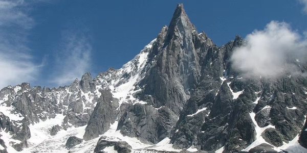 Франция , вершина Пти Дрю.Пти Дрю (Petit Dru, Aiguille du Dru), 3754 метра, — вершина в массиве ...
