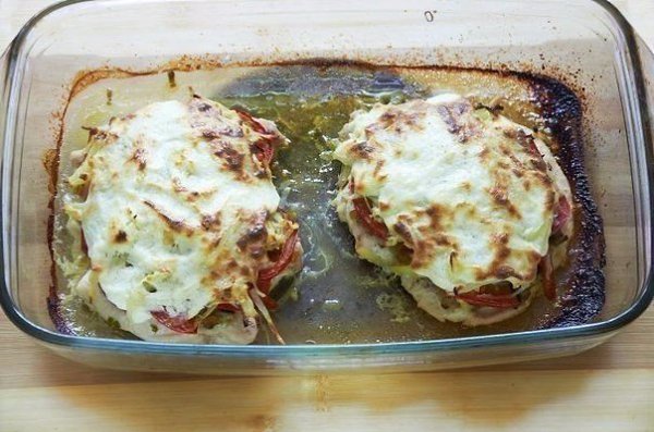 Куриная грудка под шубой.Ингридиенты:Очень вкусно и не особо сложно!Вам потребуется:Грудка куриная 2 ...