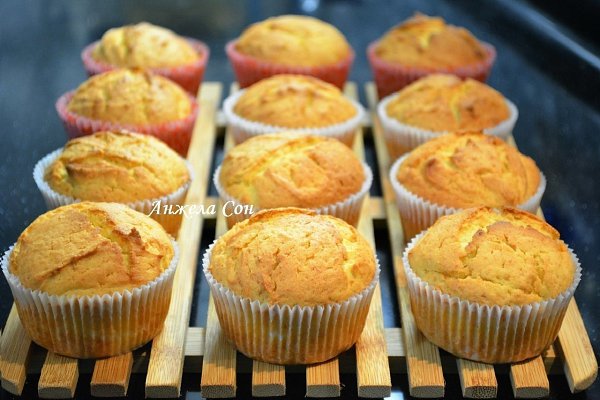 ТВОРОЖНЫЕ КЕКСИКИ.Быстро, просто и ооочень вкусно!Ингредиенты на 12 кексиков (все продукты комнатной ... - 3