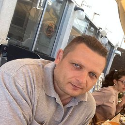 Alex, 43, -