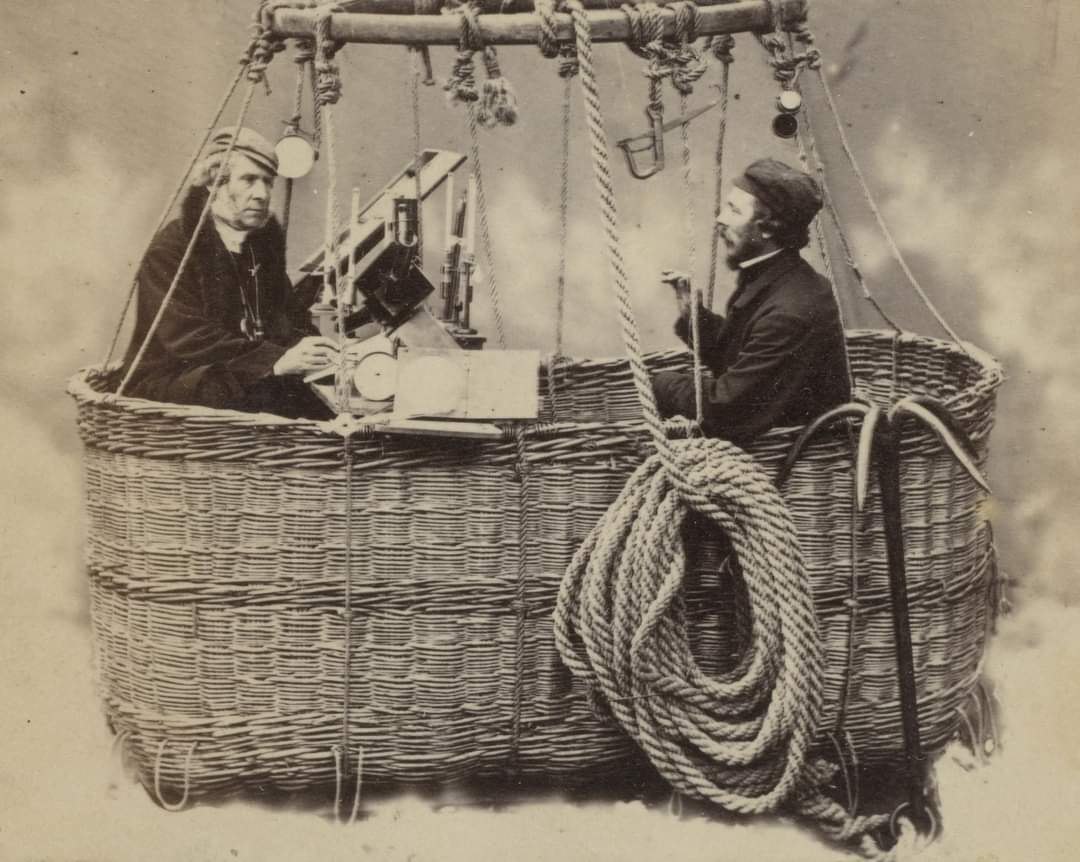 :) 5 сентября 1862 года метеоролог Джеймс Глейшер и аэронавт Хенри Коксуэлл с научными целями ...