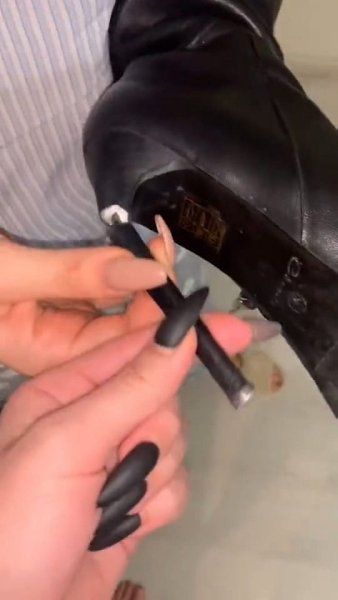 Когда так сильно танцевала, что домой вернулась со сломанным каблуком!)) - 2
