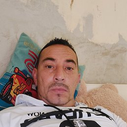 Zsolt, 46, 