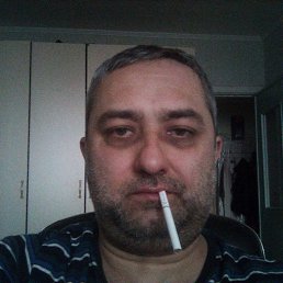 Denis, 40, 