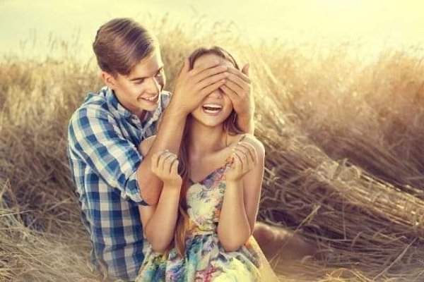 :) СИЛА ПОЭЗИИ... Сперва я решил, что мой дедушка фантазёр. Я и сам на выдумку горазд. Среди друзей ...