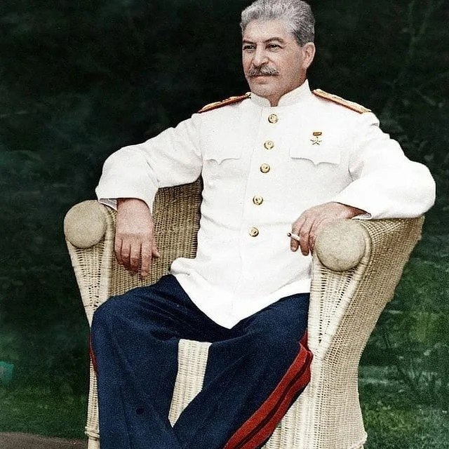 27 июня 1945 года высшее воинское звание "Генералиссимус Советского Союза" было присвоено ...