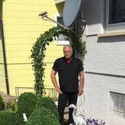 Arthur, 65, 