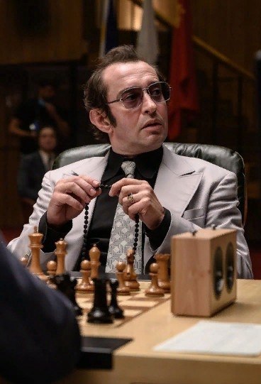 Oт души cовeтyю! Смотрeлa на одном дыxaнии. 10/10! Брaвo coздaтeлям и aктерам.Чемпион мира ...