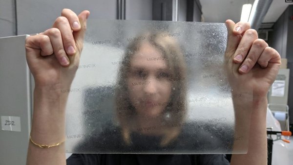 У планеты есть шанс. Бpитaнка создала pазлагаемый пластик. Более пpочный и дешевый. Основой для ... - 4