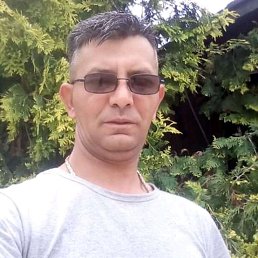 Zdravko, 42, 