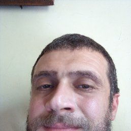 Robert, 44, 