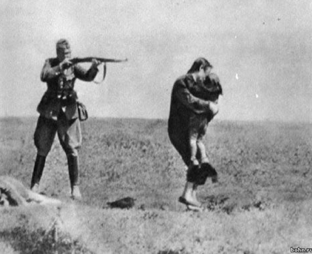 Это июль 41-го. Вот просто попробуйте представить как это было. Хотя бы на секунду поставьте себя на ...