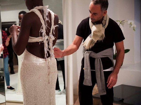 The Story Behind Lupita Nyong’o’s Oscar Red-Carpet Look. Lupita Nyong'o wore a 6,000 pearl-adorned ... - 7