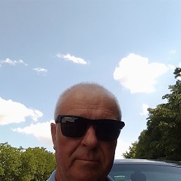 Mihai, �������, 64 ����