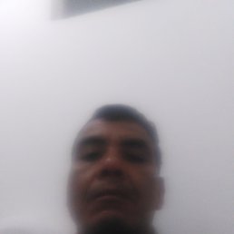 Gerardo, 40, 