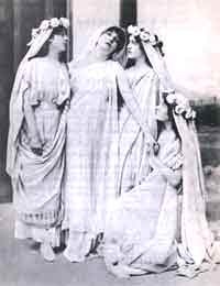 Расин : Федра.Акт 1 Ипполит сообщает Терамену, что он уезжает на поиски исчезнувшего отца, царя ... - 2