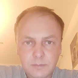 Miroslav, 43, 