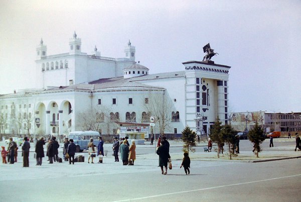 Улан-Удэ. Театр оперы и балета. Апрель, 1979 года. Автор фото: Ю.М.Дорогавцев