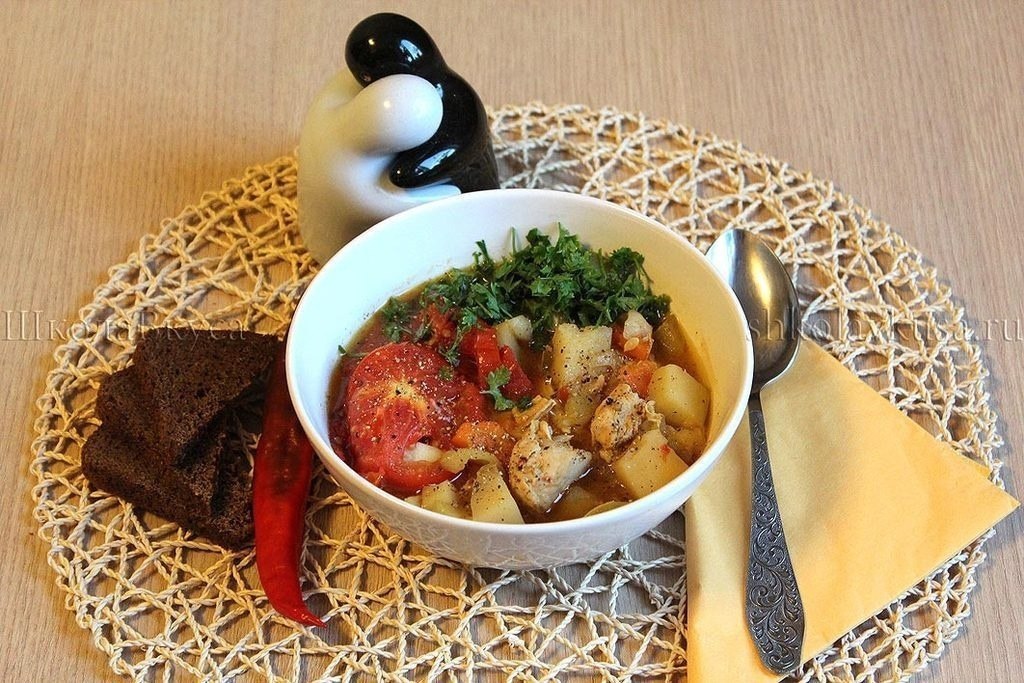 Овощное рагу с курицей.Ингредиенты:Куриное филе или куриная грудка - 600 грКартофель - 400 грЛук ...