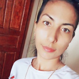 zainab, 29, 